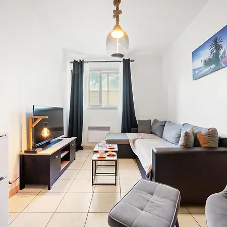 , Proche Et Aeroport *