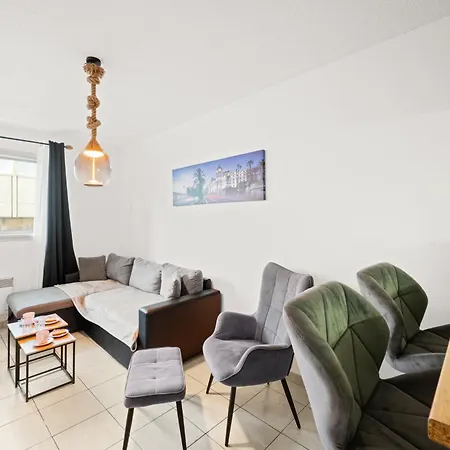 , Proche Et Aeroport