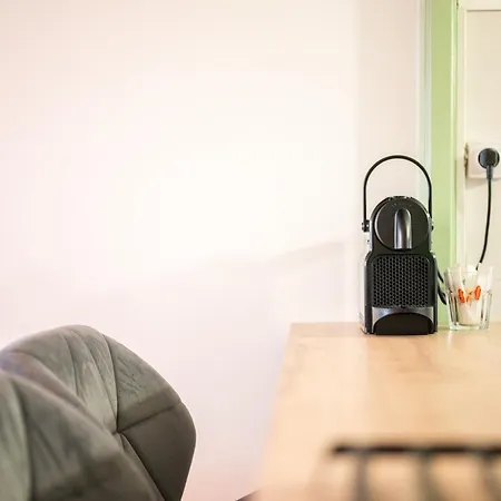 , Proche Et Aeroport Apartment *