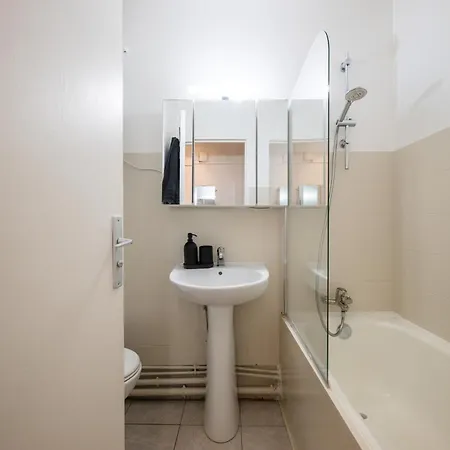 , Proche Et Aeroport